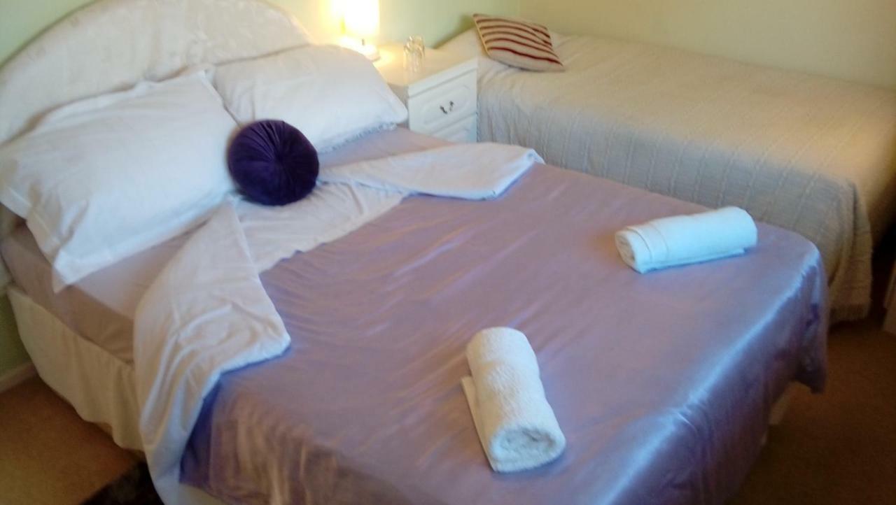 Lavender House Hotel Bridgend  Bagian luar foto