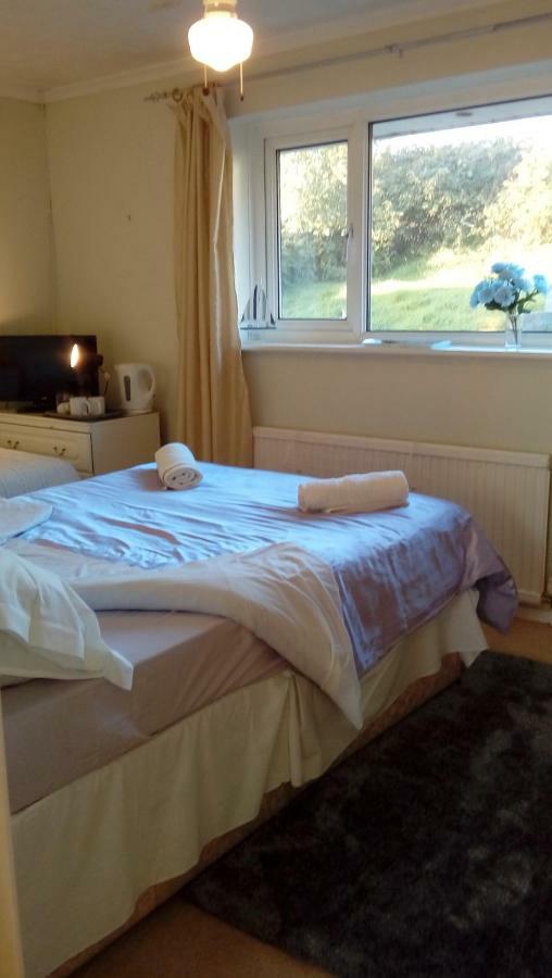 Lavender House Hotel Bridgend  Bagian luar foto